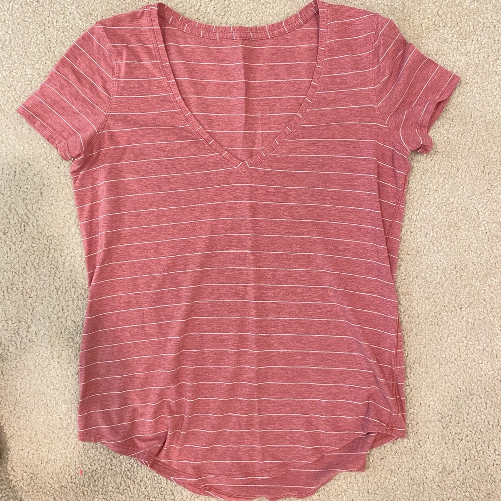 Lululemon V neck tee size 6